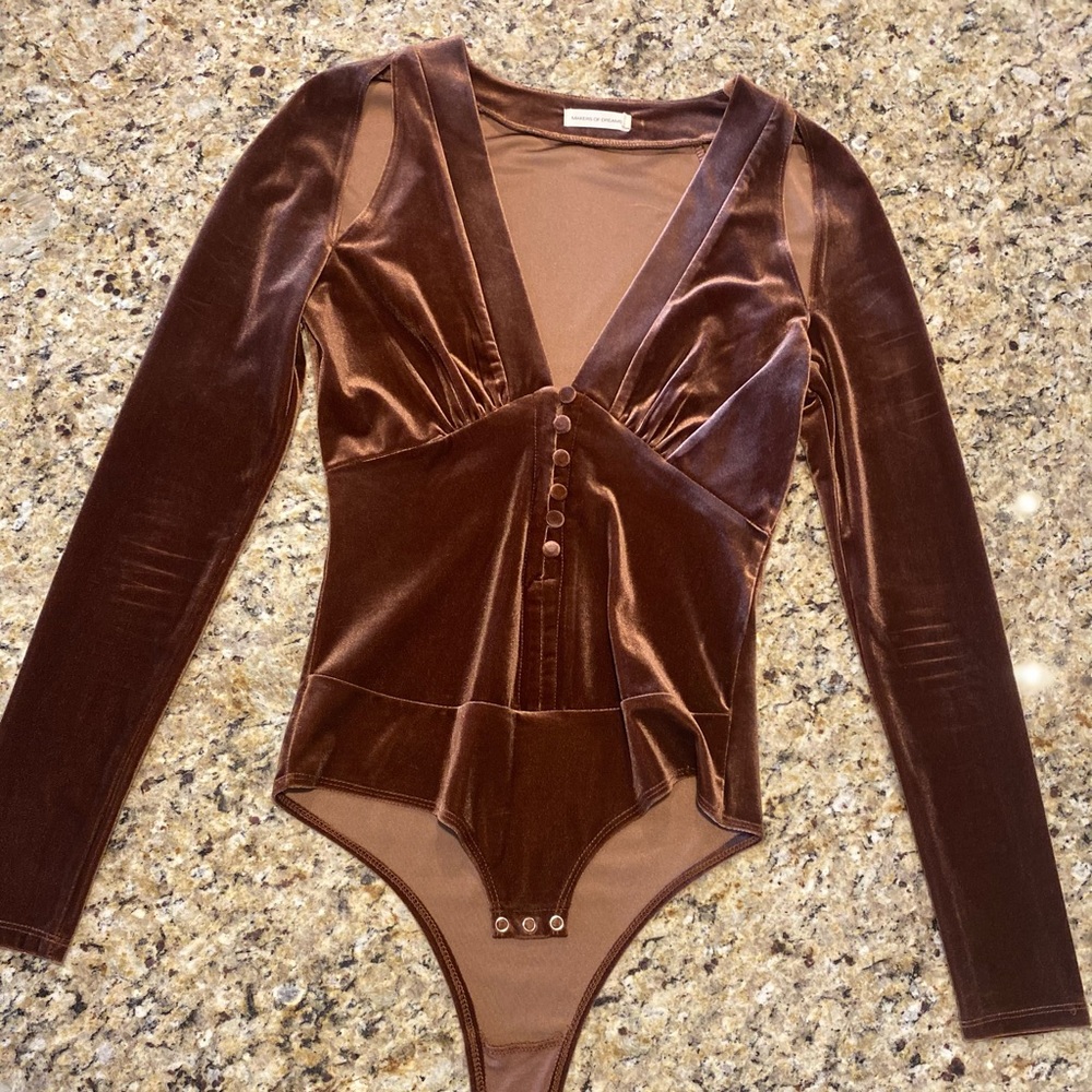 Low Cut Velvet One-Piece Long Sleeve